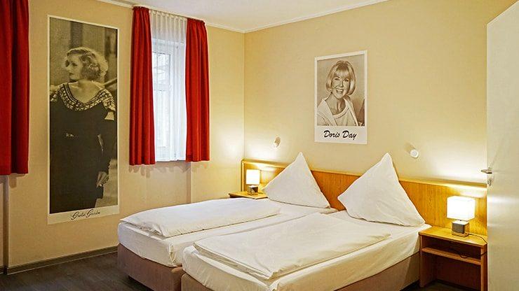 Potsdam Filmhotel Zimmer mit Doris Day